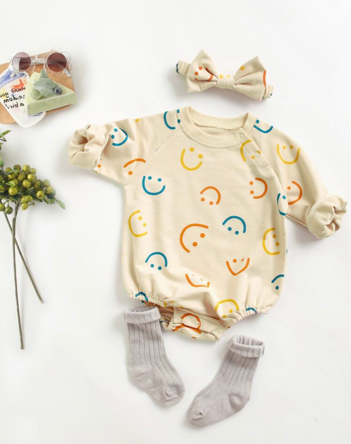 Smiley Face Onesie With Bow - Ryry&Lulu